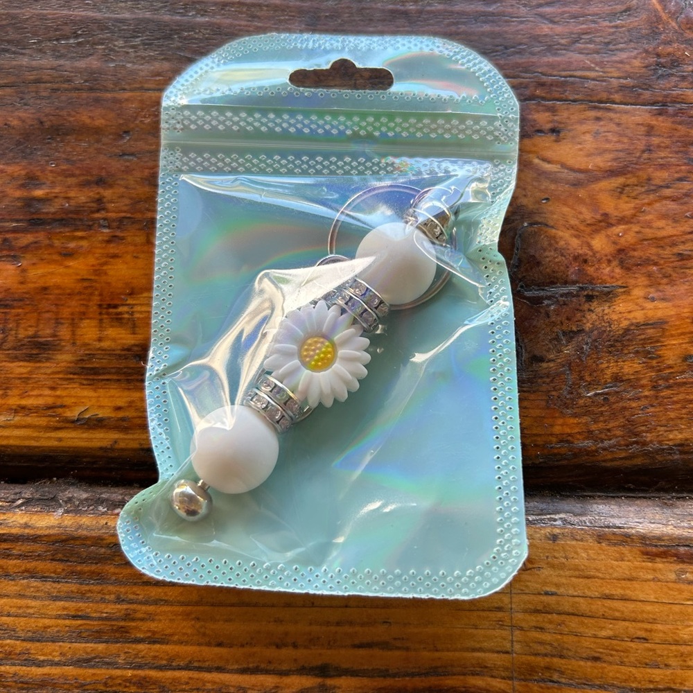 White Beaded Keychain with Daisy Charm